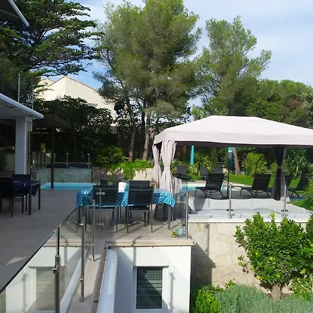 Perle De La Mer Bed & Breakfast *